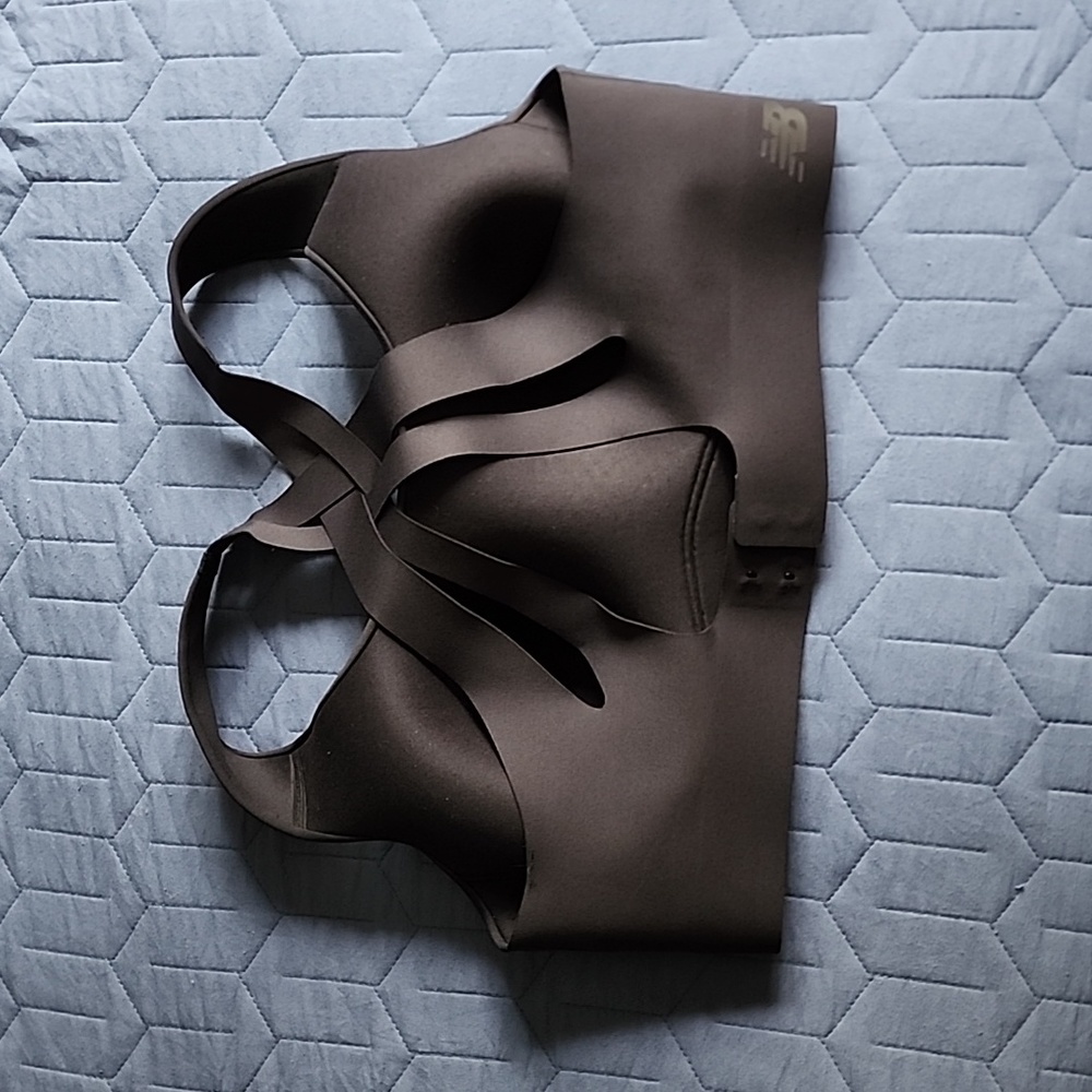 New Balance Threaded Racerback Bra - Picture 2 of 4